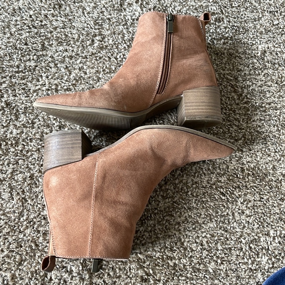 Universal Thread Booties - Picture 2 of 7